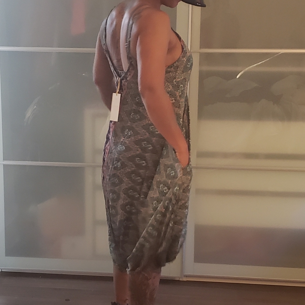 Romper - Picture 2 of 2